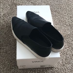 Vince Paeyre Pointed Toe sneaker